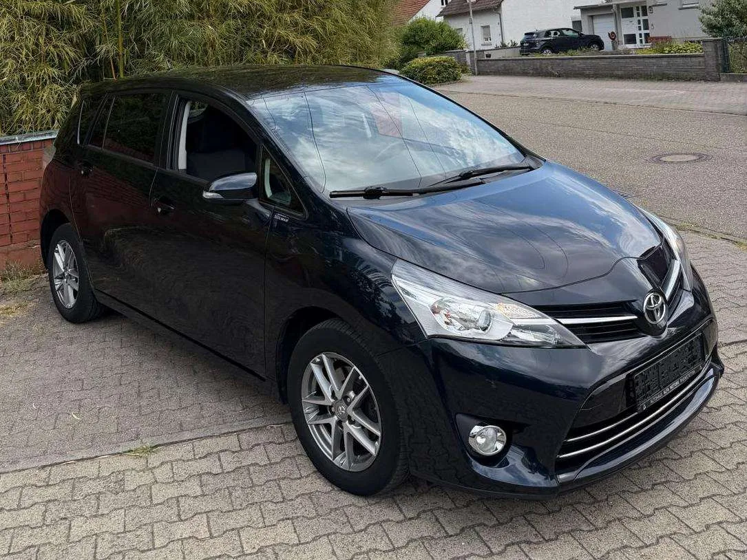 Toyota Verso 2015 photo 3