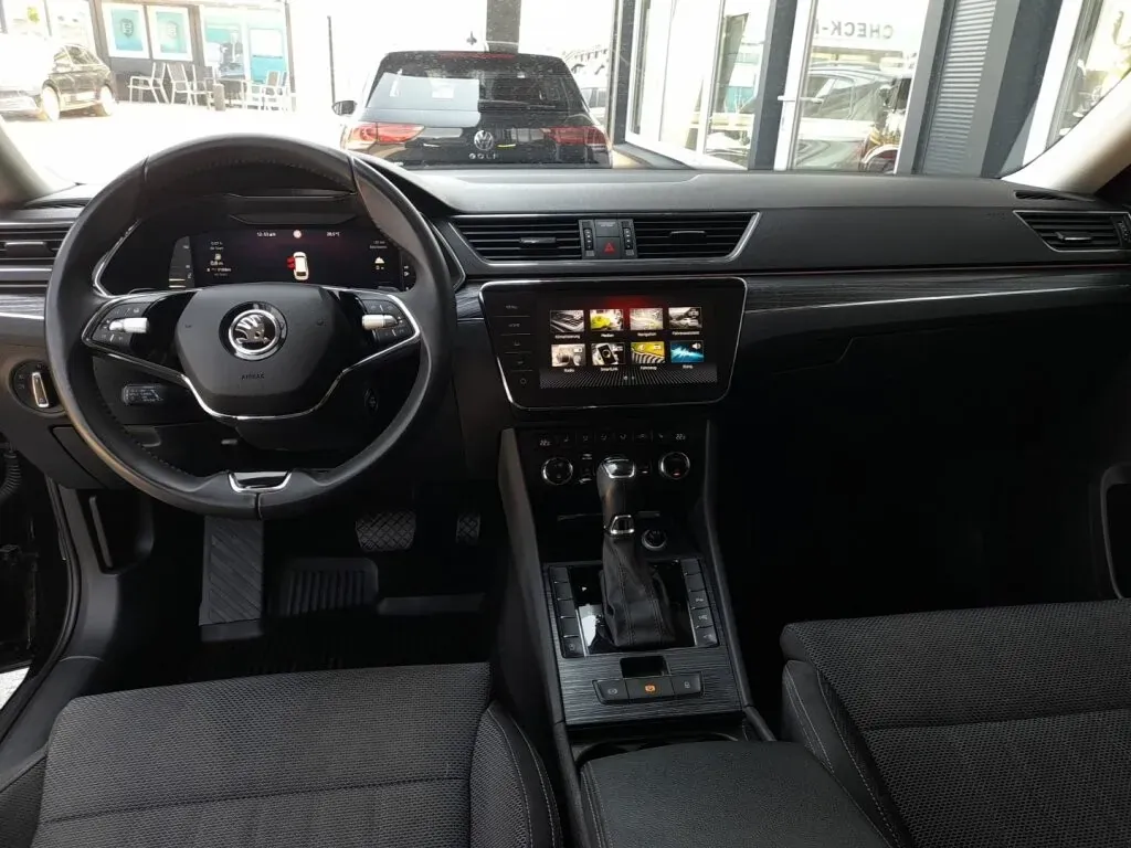 Skoda Superb 2023 photo 3