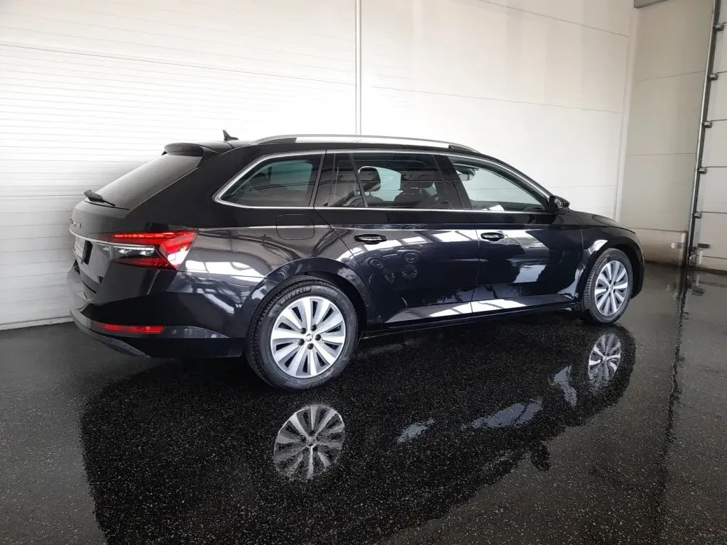 Skoda Superb 2023 photo 2
