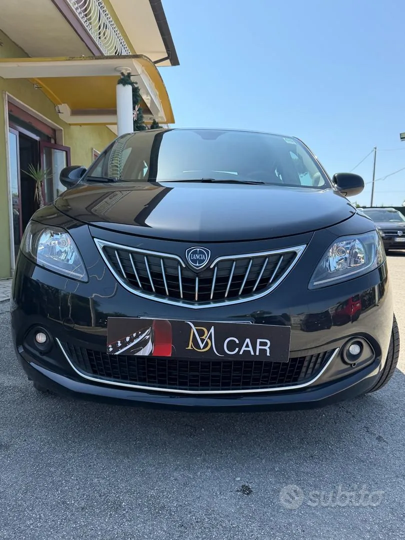 Lancia Ypsilon