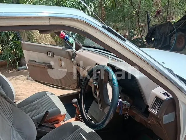 Toyota Carina 1985 photo 4