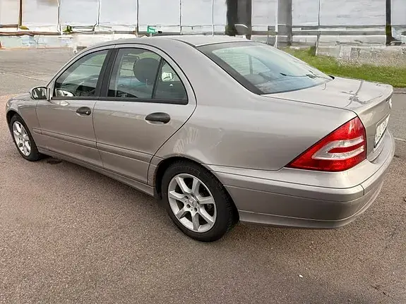 Mercedes-Benz C180 2006 photo 3
