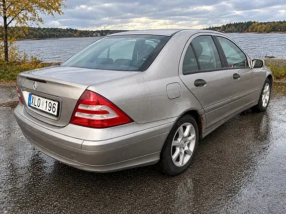 Mercedes-Benz C180 2006 photo 4