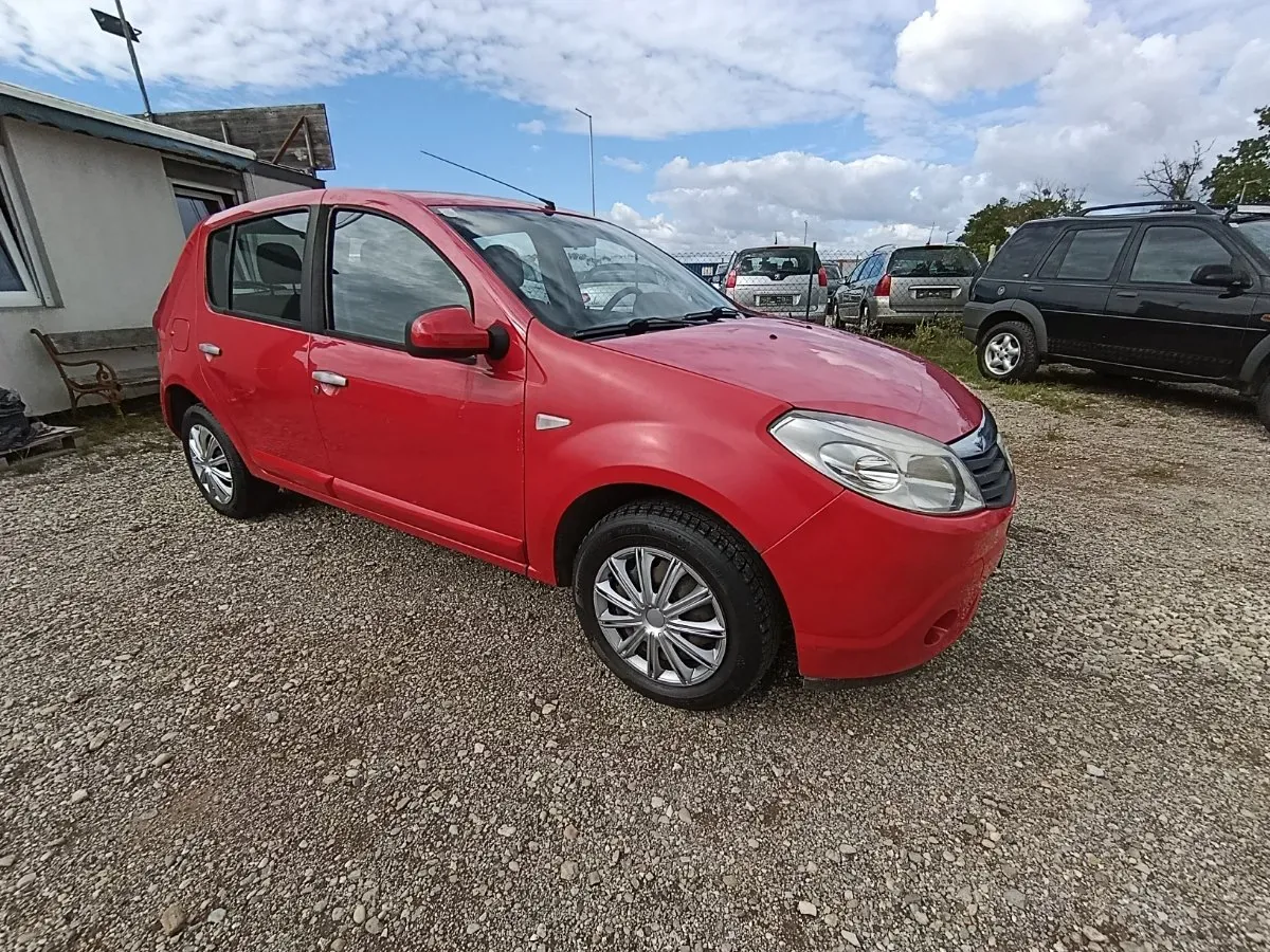 Dacia Sandero 2009 photo 3