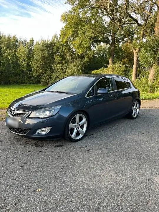 Opel Astra J