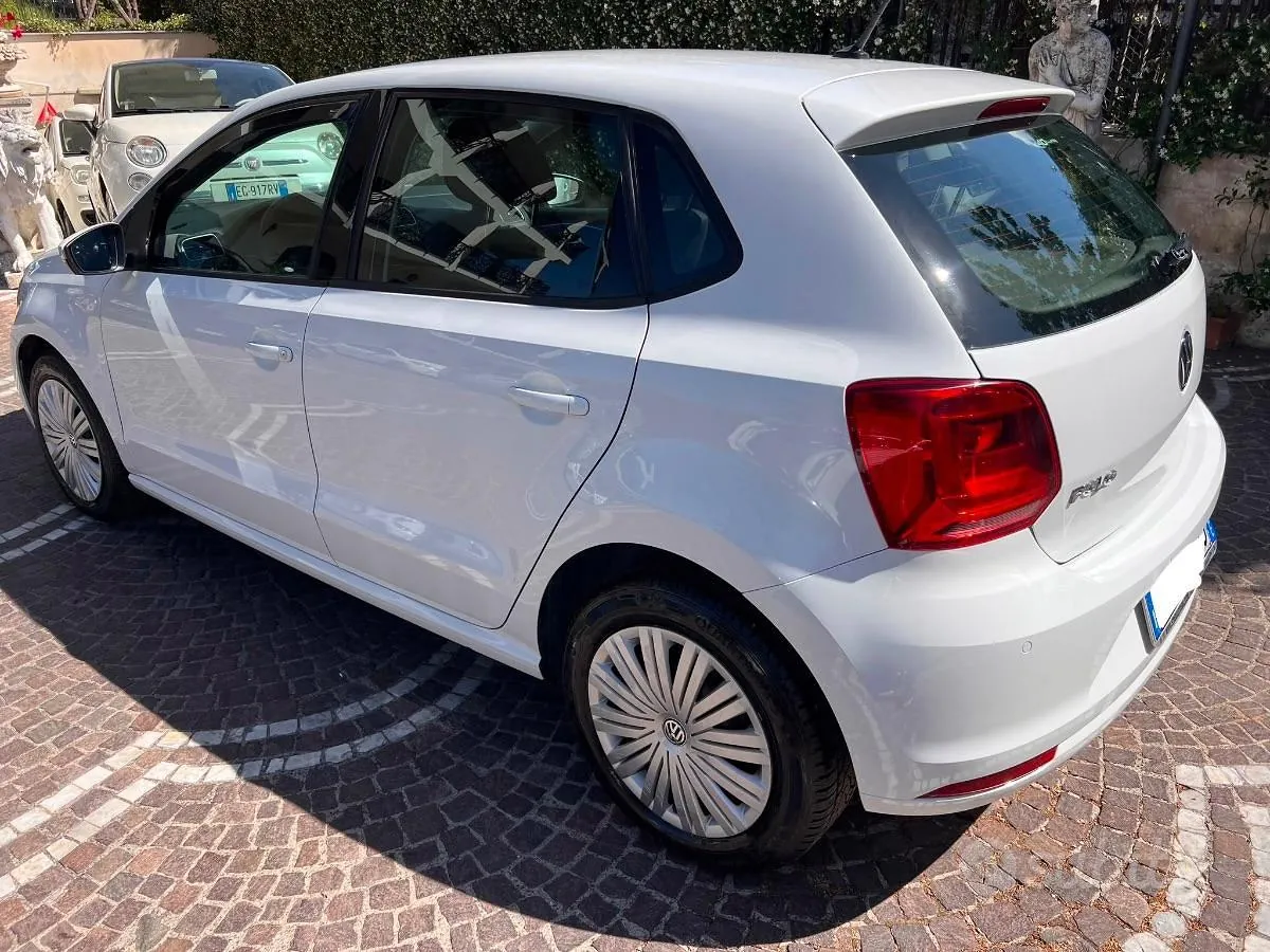 Volkswagen Polo 2015 photo 2