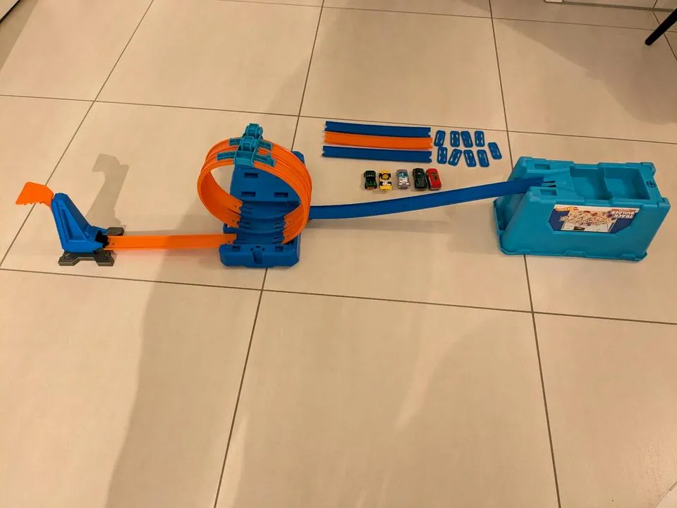 Hot Wheels Track Builder