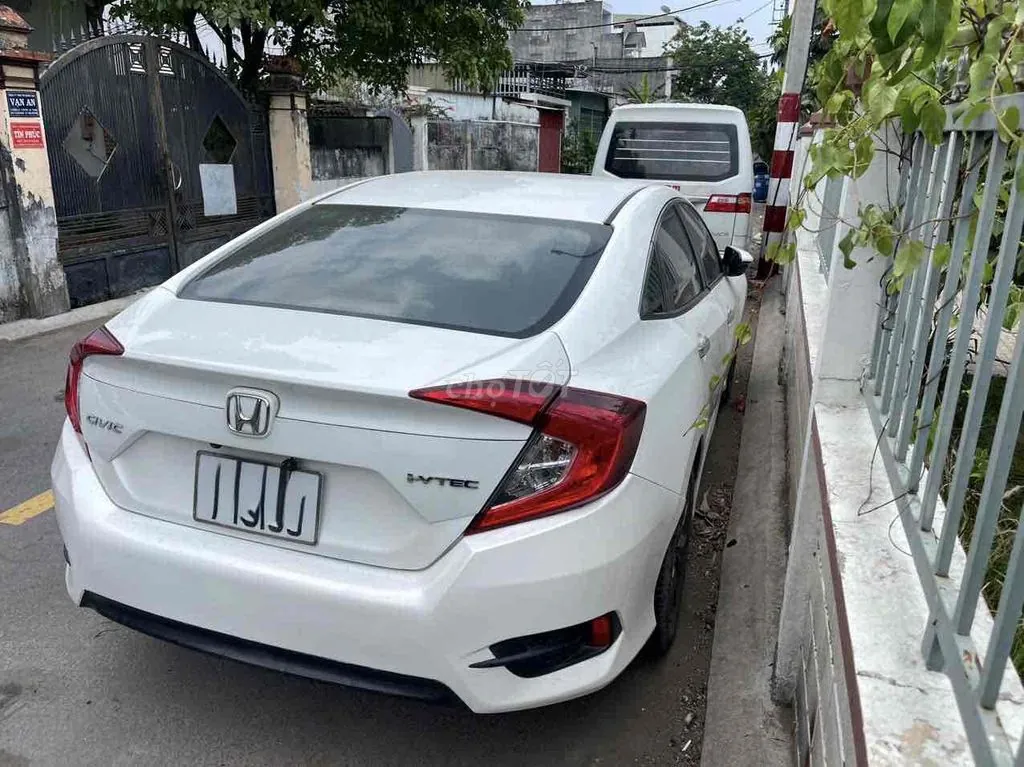 Honda Civic 2019 photo 4