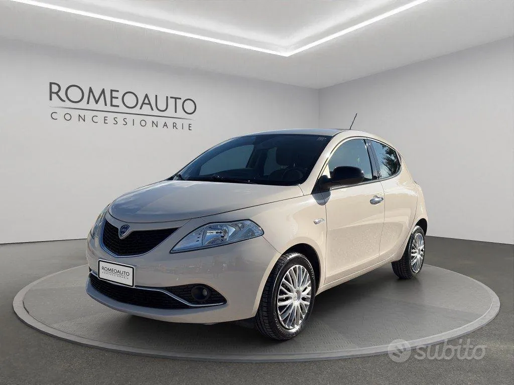Lancia Ypsilon 2018 photo 2