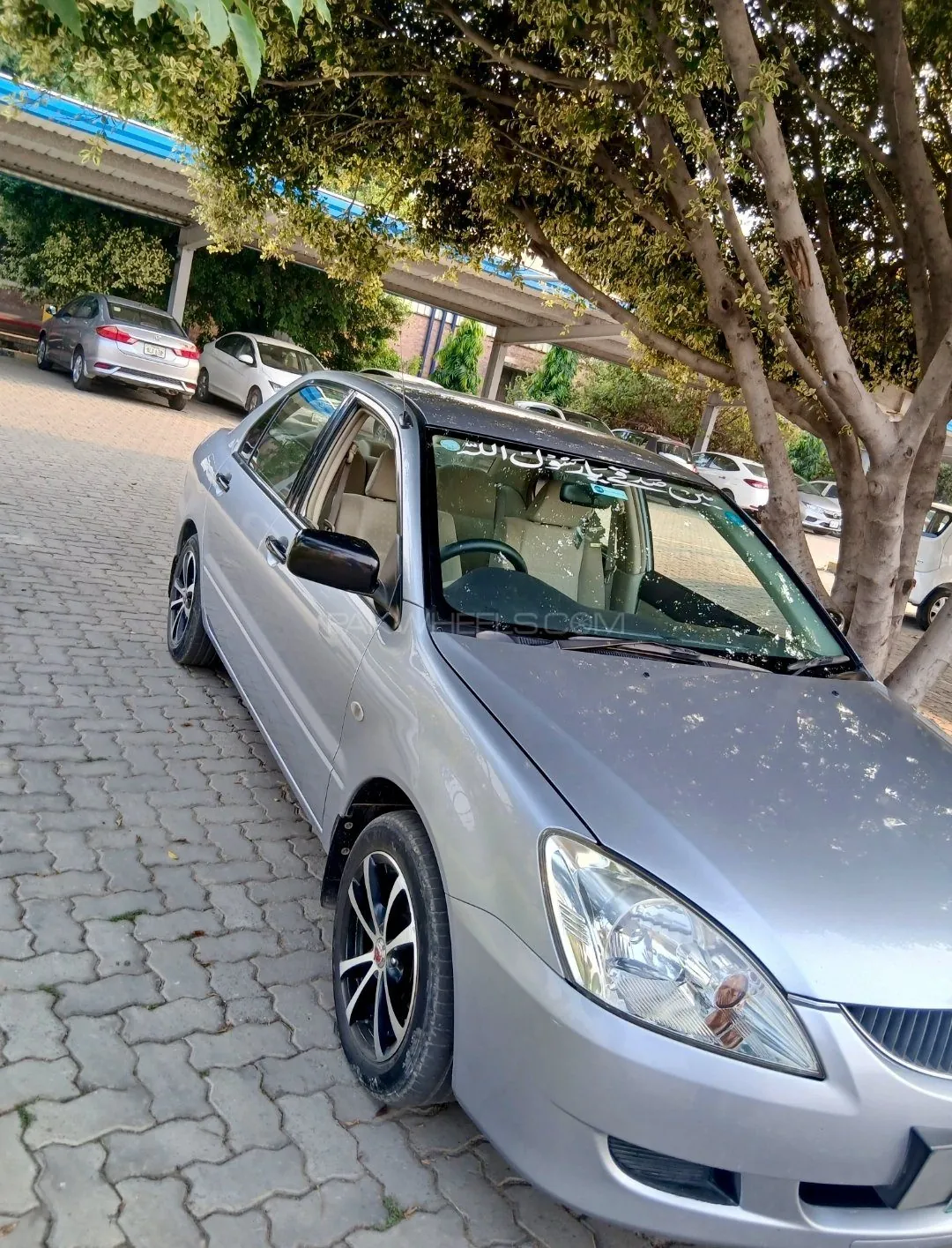 Mitsubishi Lancer
