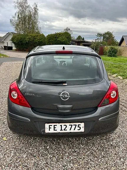 Opel Corsa 2011 photo 3