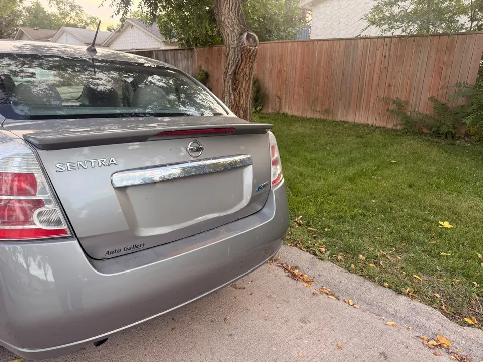Nissan Sentra 2011 photo 2