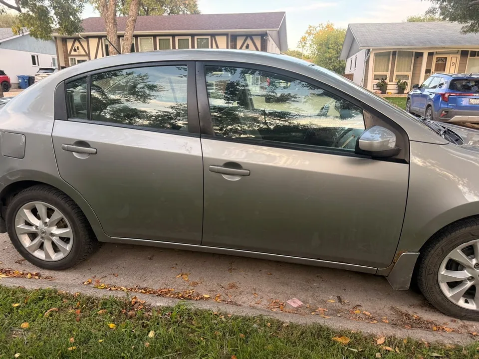 Nissan Sentra 2011 photo 4