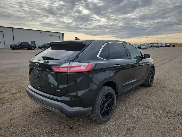Ford Edge 2022 photo 4