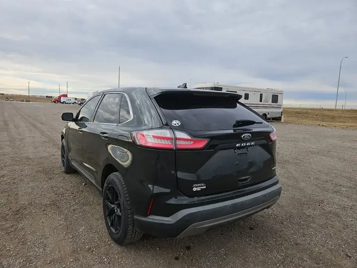 Ford Edge 2022 photo 3