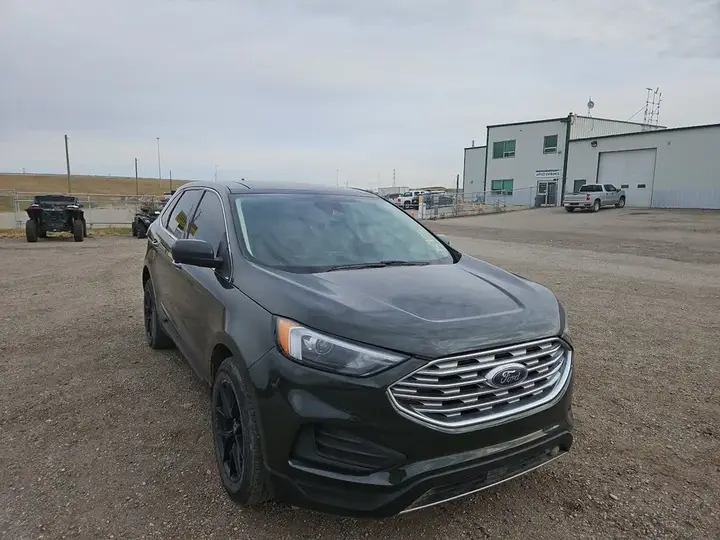 Ford Edge 2022 photo 2