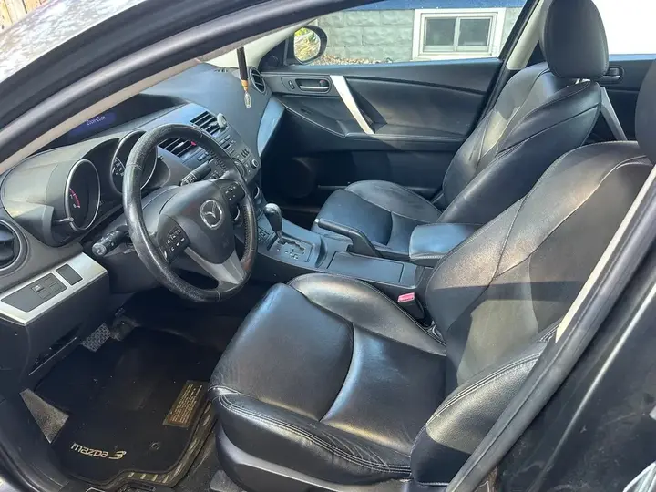 Mazda 3 2012 photo 2