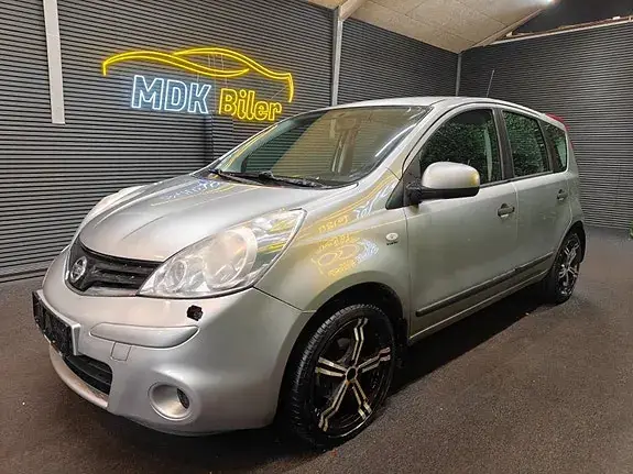 Nissan Note 2010 photo 2
