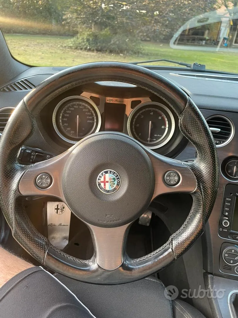 Alfa Romeo Spider 2010 photo 4