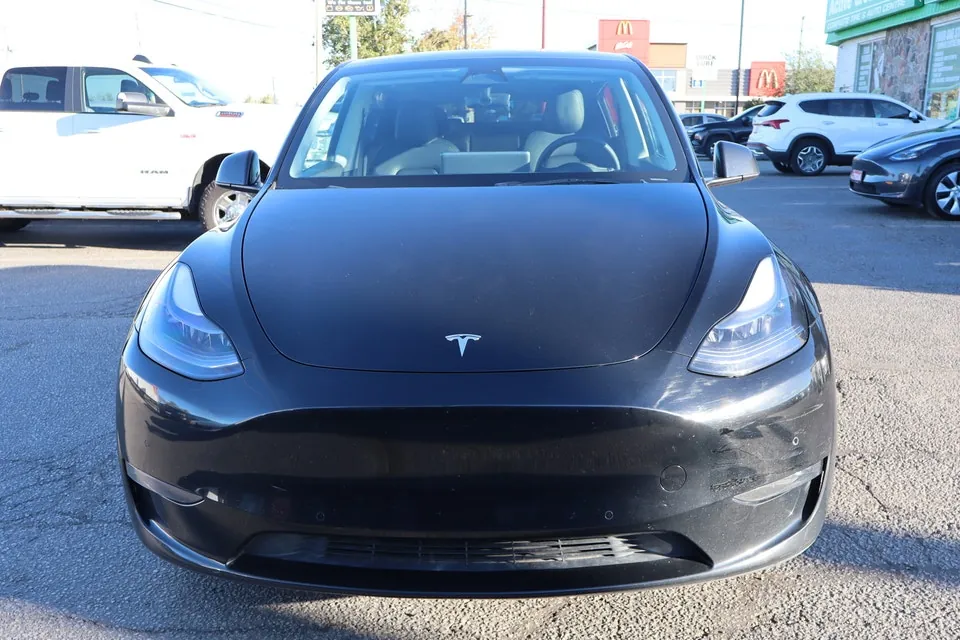 Tesla Model Y 2022 photo 2