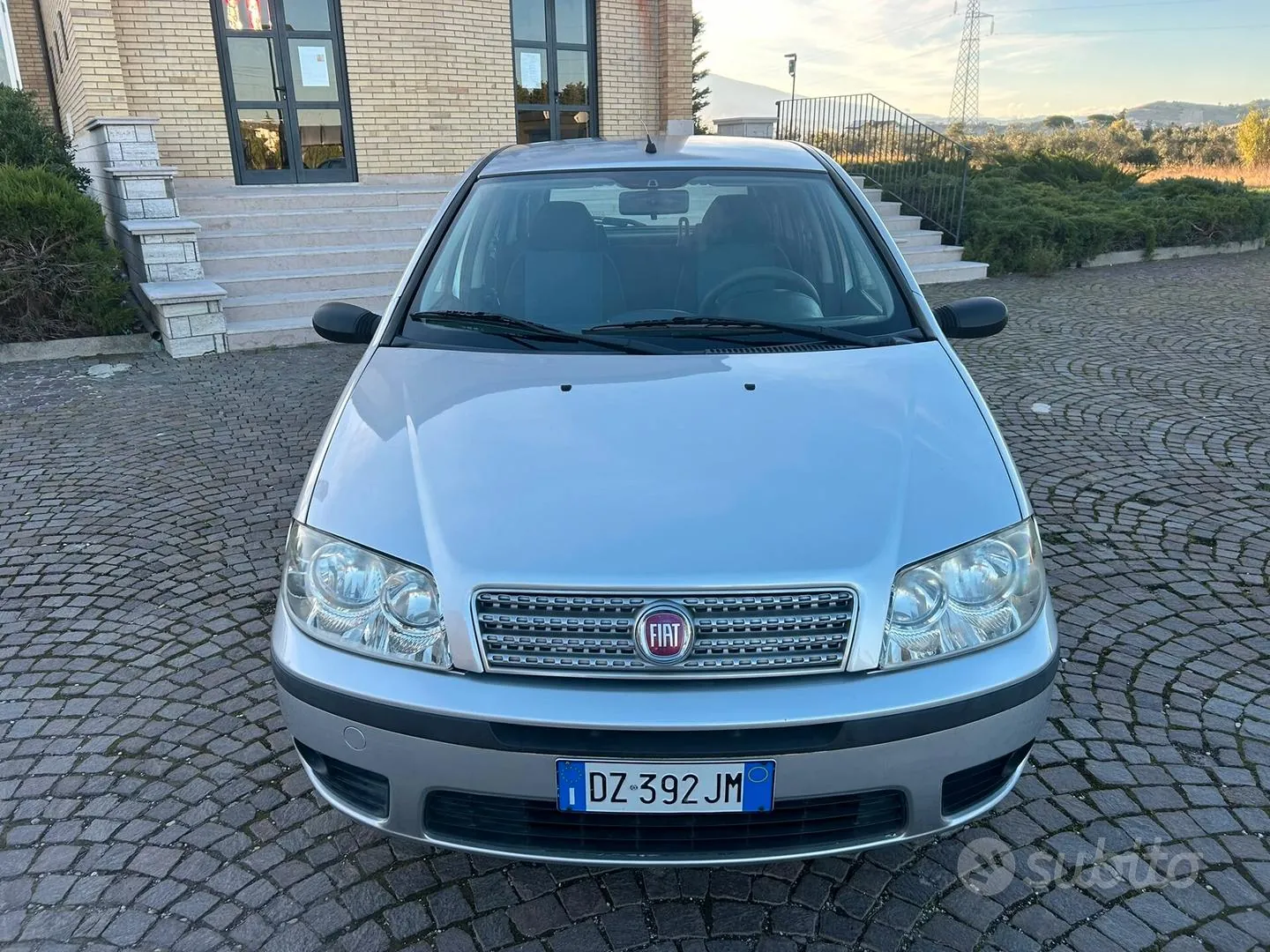 Fiat Punto 2009 photo 2