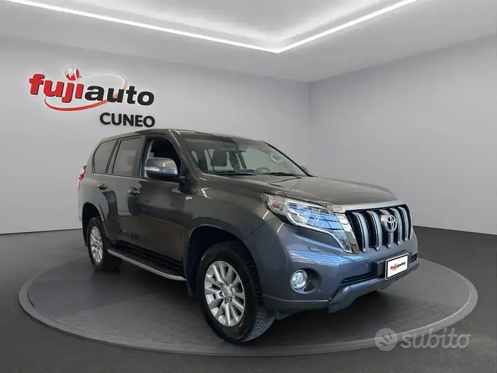 Toyota Land Cruiser 2016 photo 2