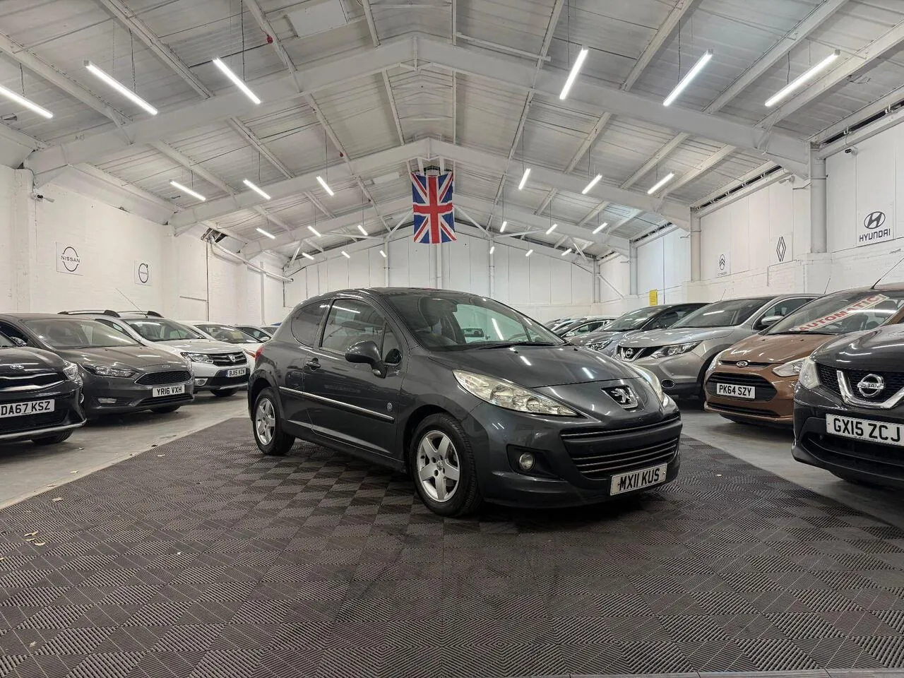Peugeot 207 2011 photo 2