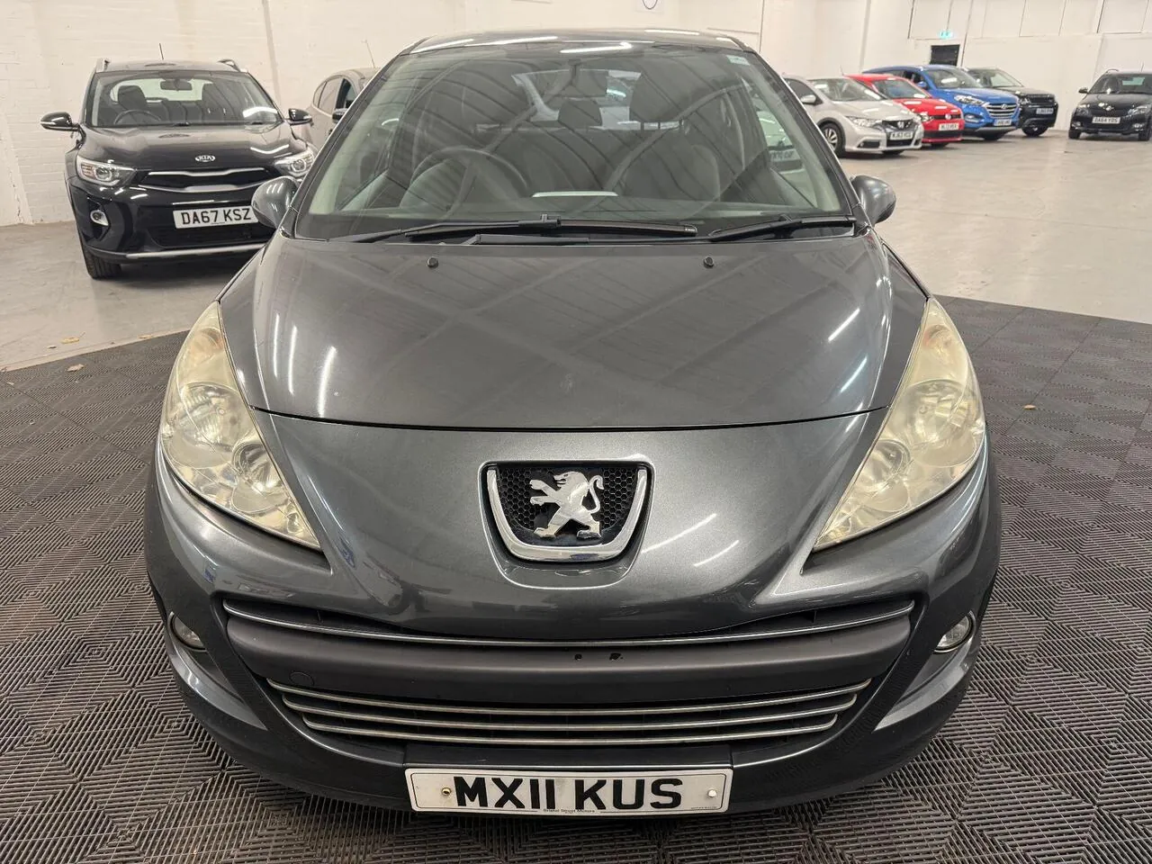 Peugeot 207 2011 photo 3