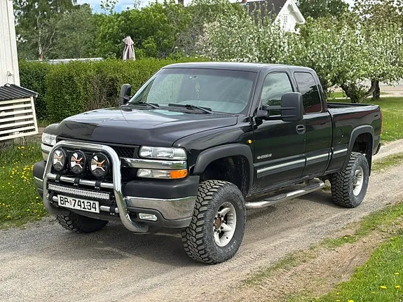 Chevrolet Silverado 2500 2002 photo 2