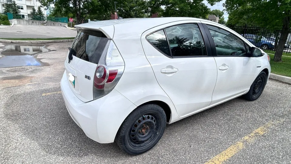 Toyota Prius C 2012 photo 4