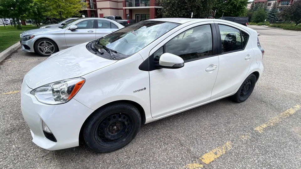 Toyota Prius C 2012 photo 3