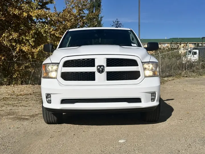 Ram 1500 Classic 2023 photo 2