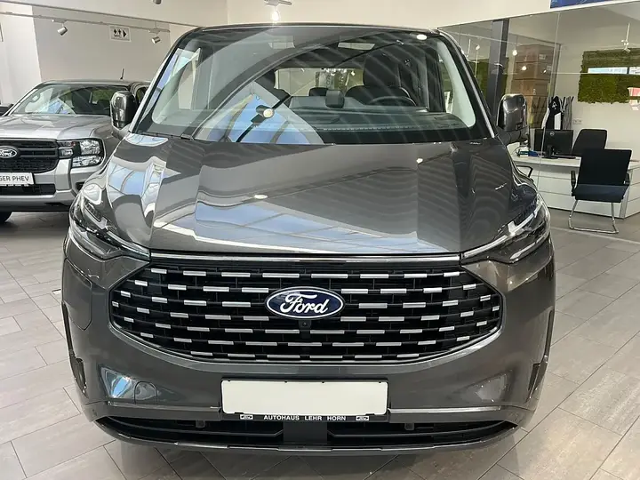 Ford Tourneo Custom Bus photo 2