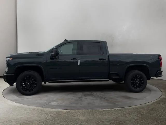 Chevrolet Silverado 3500Hd 2026 photo 2