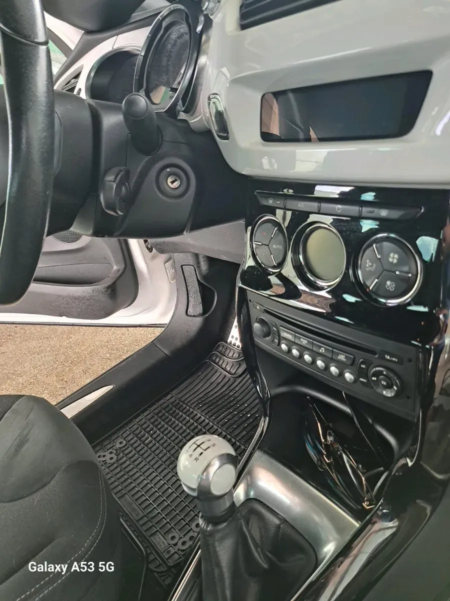 Citroen Ds3 2011 photo 3