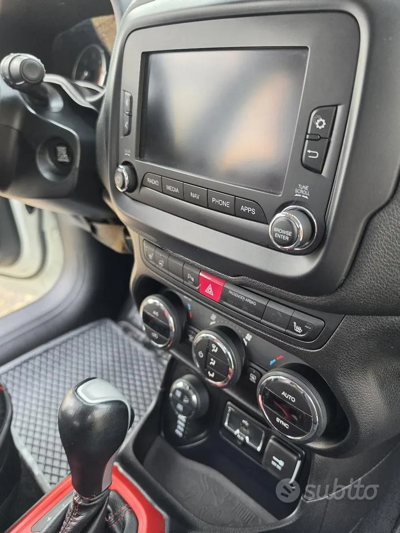 Jeep Renegade 2015 photo 5