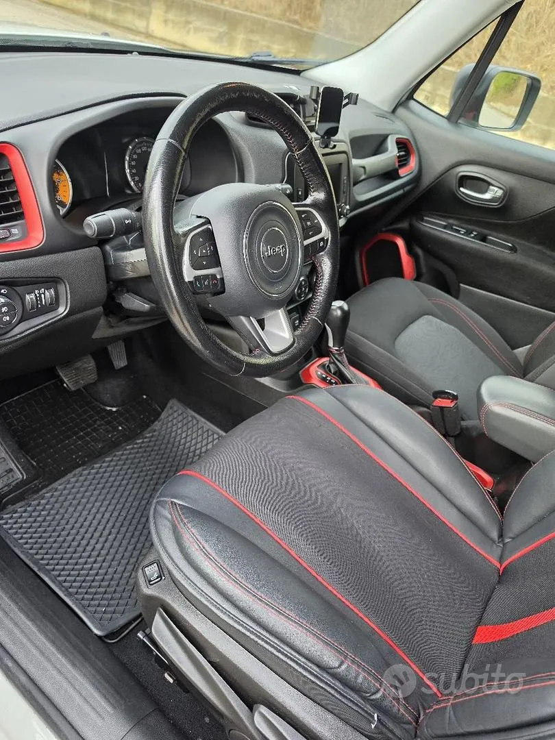 Jeep Renegade 2015 photo 4