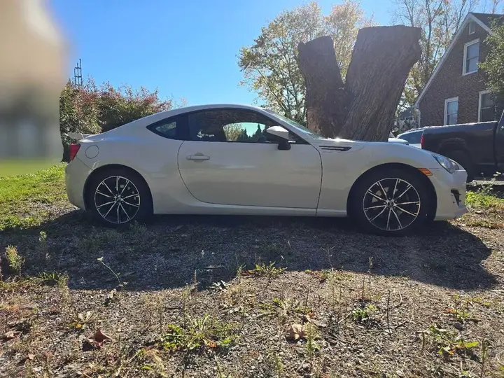 Subaru Brz 2017 photo 3
