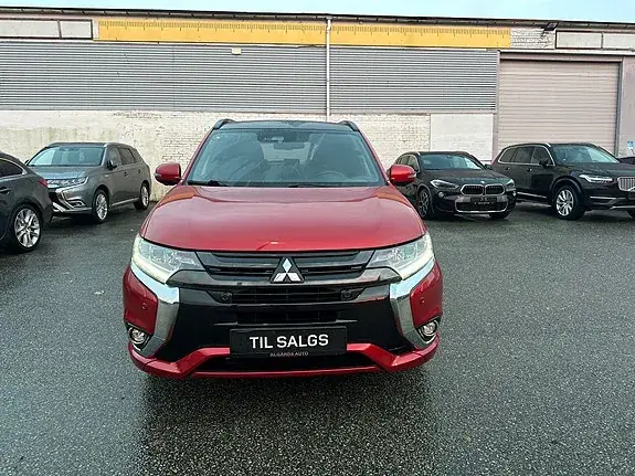 Mitsubishi Outlander 2018 photo 2