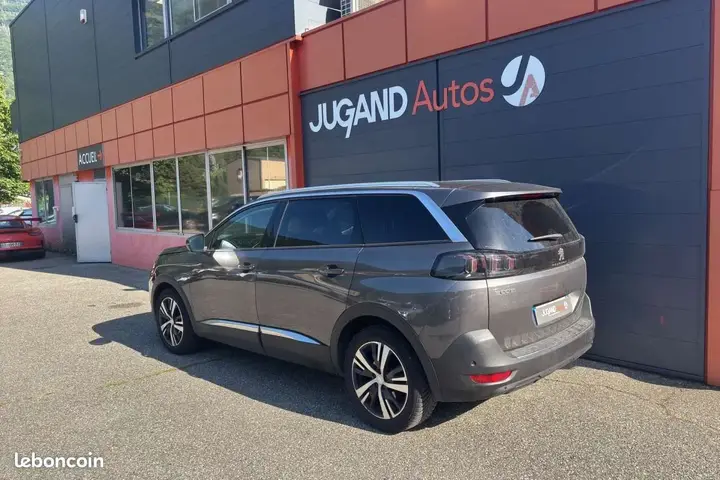 Peugeot 5008 2022 photo 2