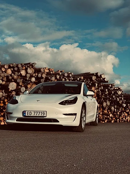 Tesla Model 3 2022 photo 3