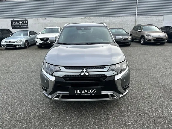 Mitsubishi Outlander 2020 photo 2