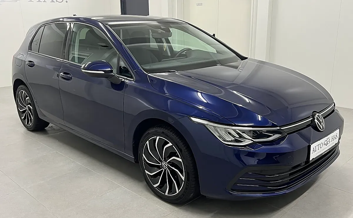 Volkswagen Golf 2023 photo 2