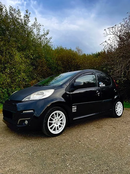 Peugeot 107 2013 photo 2