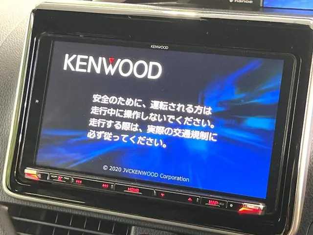 Toyota Voxy 2021 photo 3