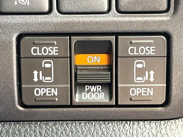 Toyota Voxy 2021 photo 5
