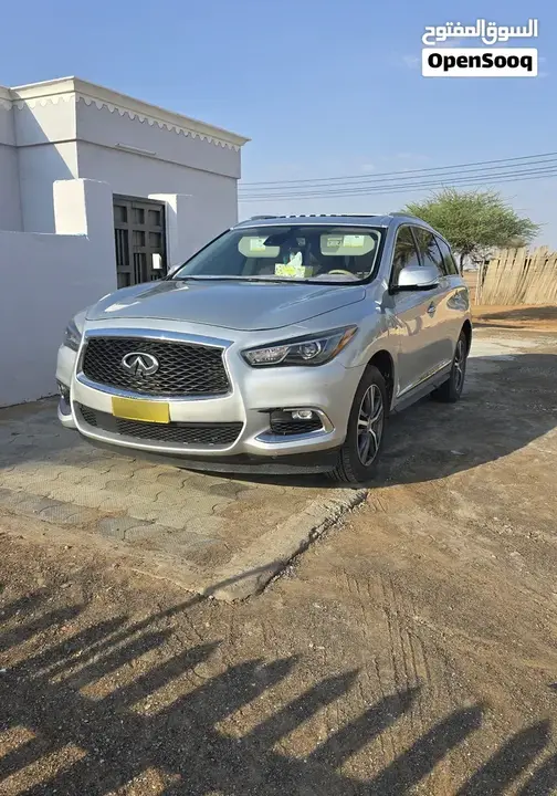 Infiniti Q60 2020 photo 2