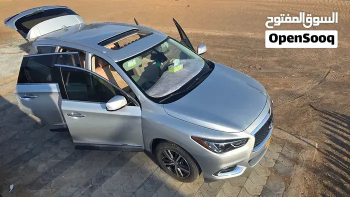 Infiniti Q60