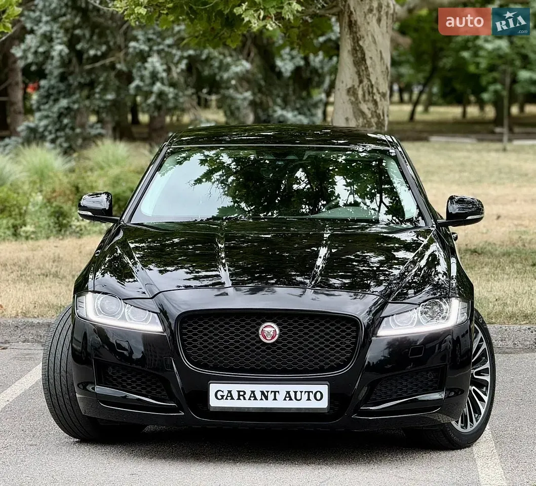 Jaguar Xf 2019 photo 3