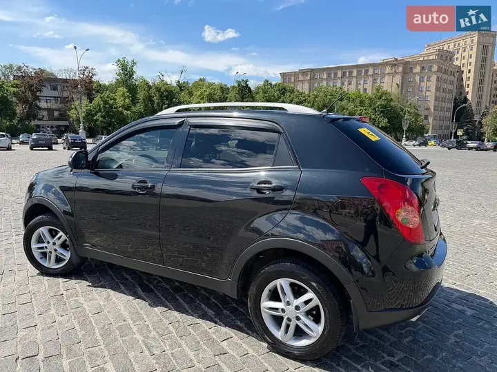KG Mobility Korando 2013 photo 4